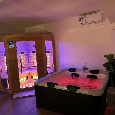 Luxury Oasis In Duomo شقة
